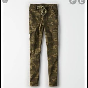 size 6 american eagle camo jeggings